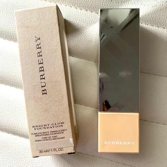 Burberry Other - Burberry bright glow foundation #12 ochre nude